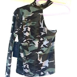 NEW L Camo Print Choker & Single Cold Shoulder Top